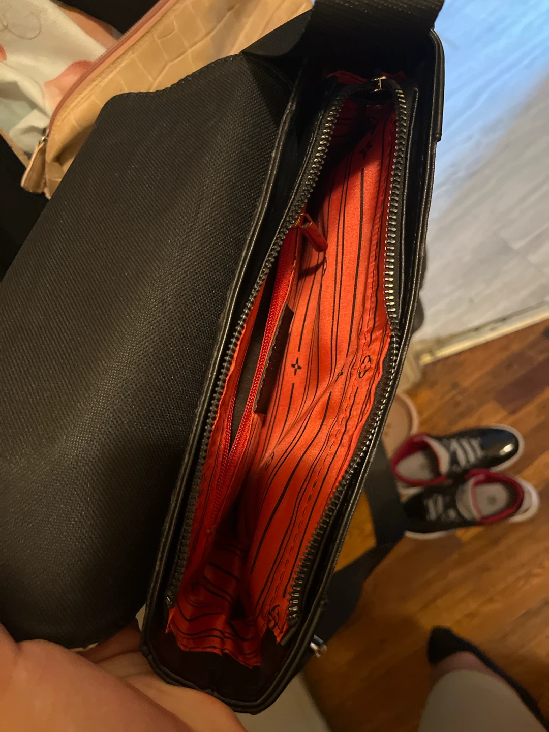 LV messenger bag - photo 4