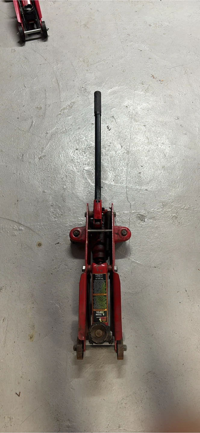 Big Red 2 Ton Hydraulic Floor Jack each $25 - photo 5