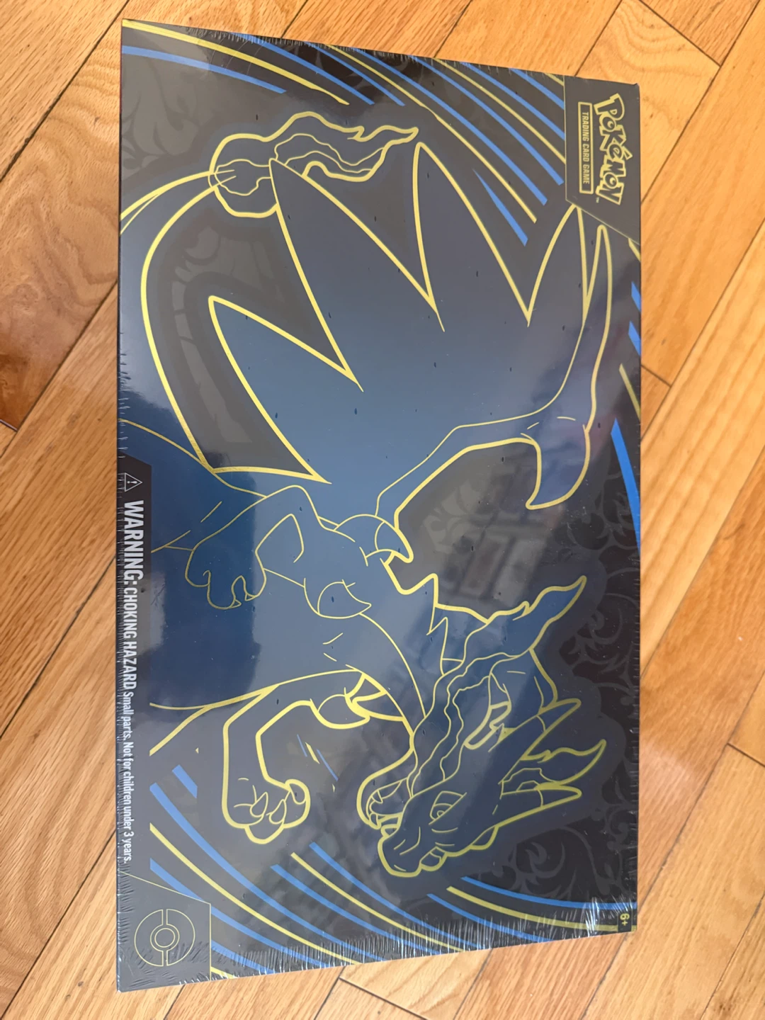 Pokémon TCG Mega Charizard EX Ultra-Premium Collection Box