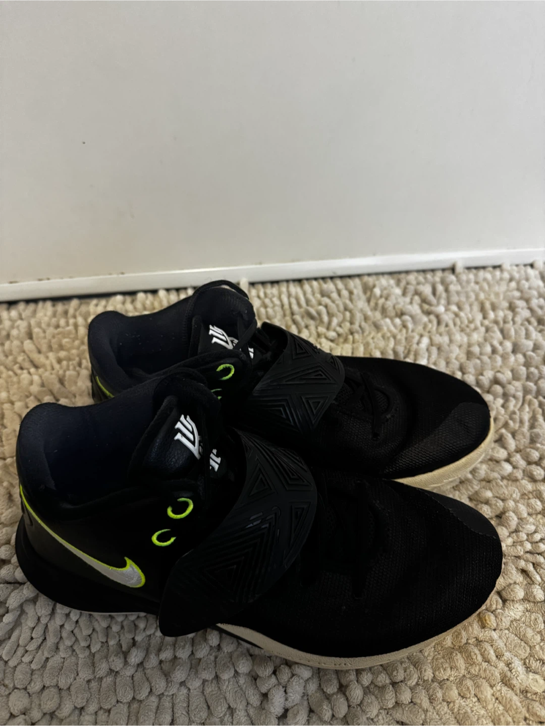 Nike Kyrie Basketball Shoes - photo 5