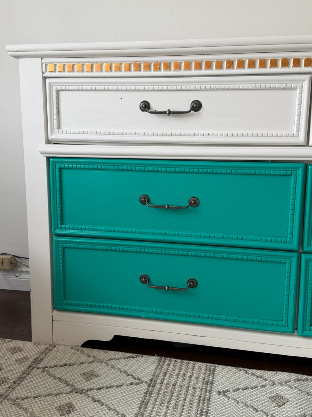 White and Teal Dresser - photo 2