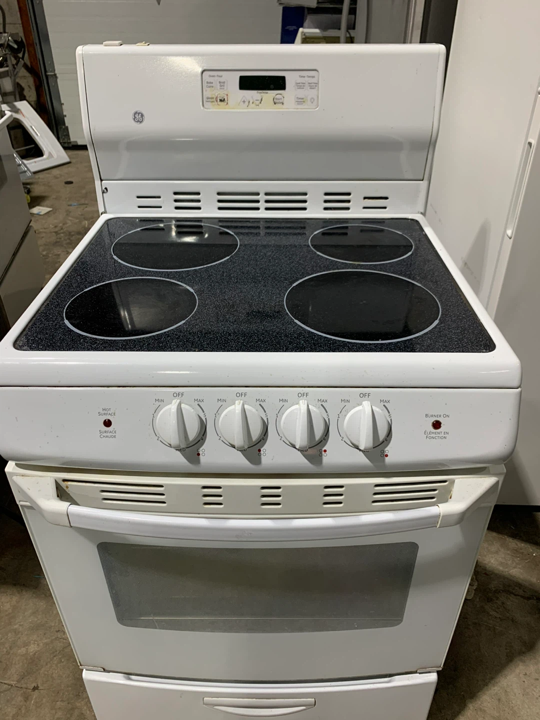 GE 24 inch Glass Stove sale immediately-360/- - photo 2