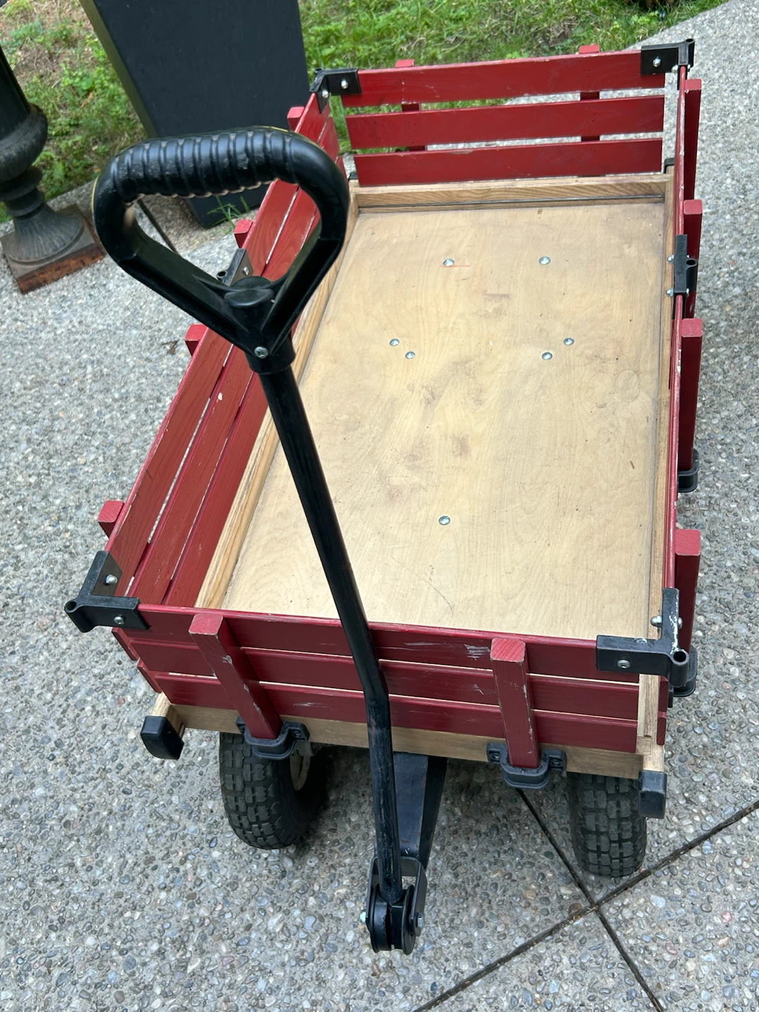 Red Classic wooden Wagon/ made in Canada - photo 2