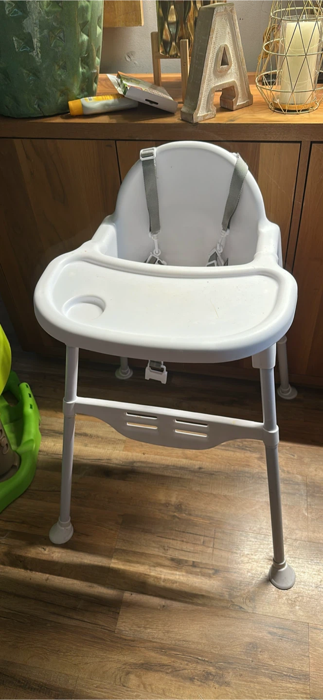 White Baby High Chair with Tray and Harness
