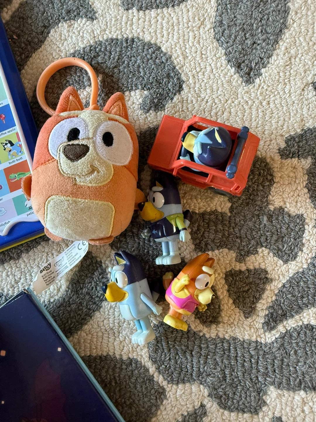 Bluey Books and Toys Set - photo 2