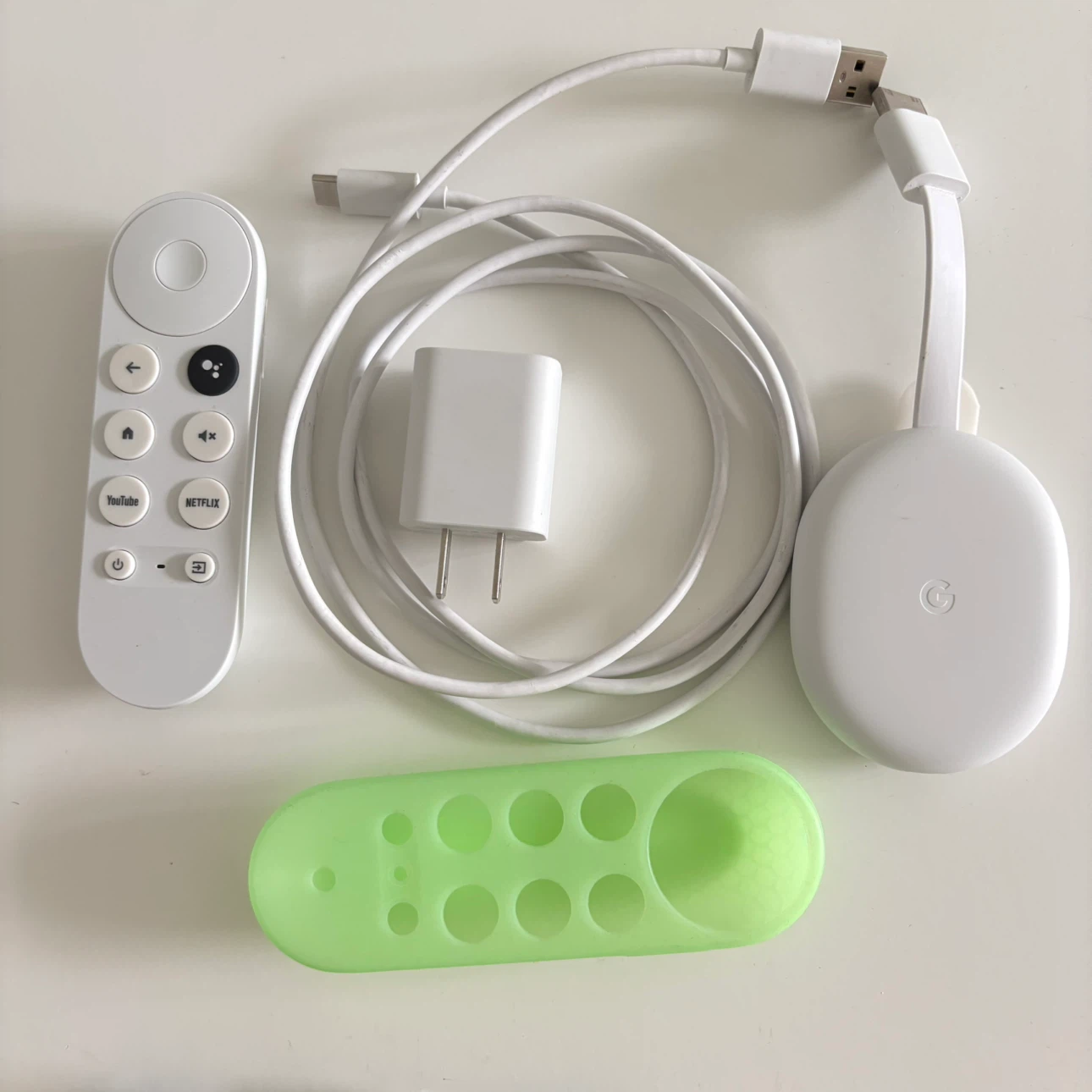 Google Chromecast with Google TV + Remote – Complete Set