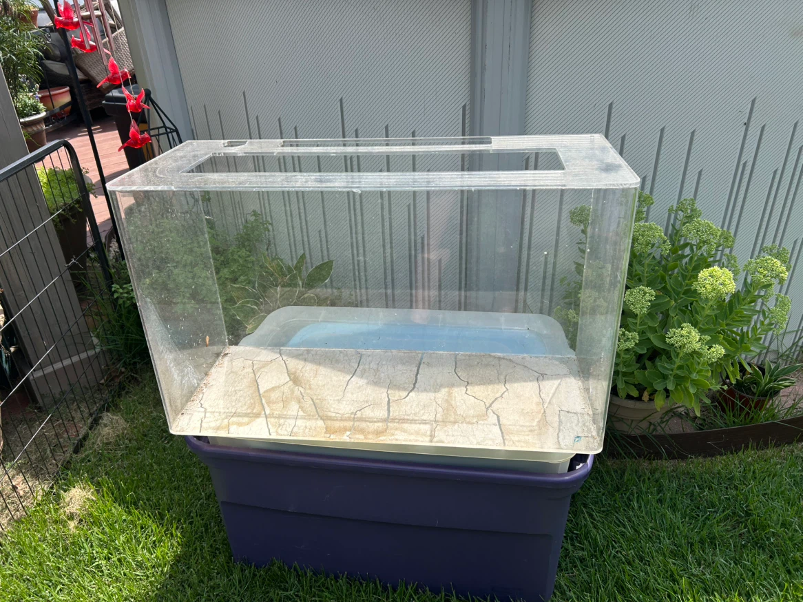 30 gallon Clear  Acrylic Aquarium - photo 2