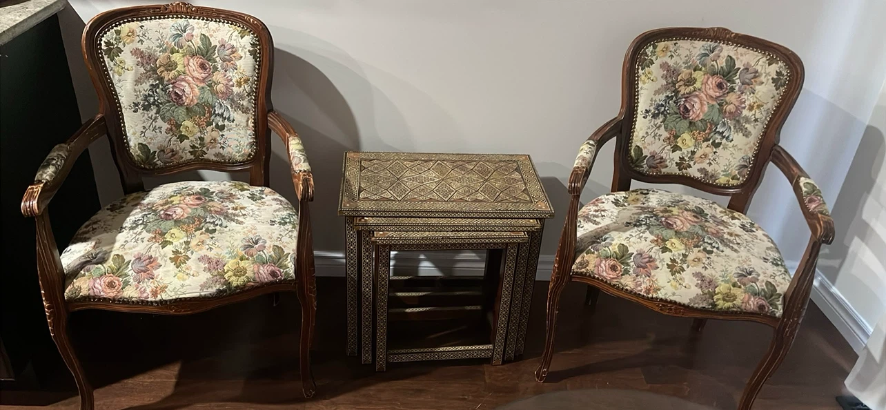 Pair of Vintage Armchairs with Floral Upholstery - photo 3