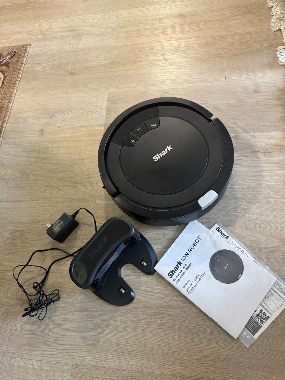Shark ION Robot Vacuum - photo 2