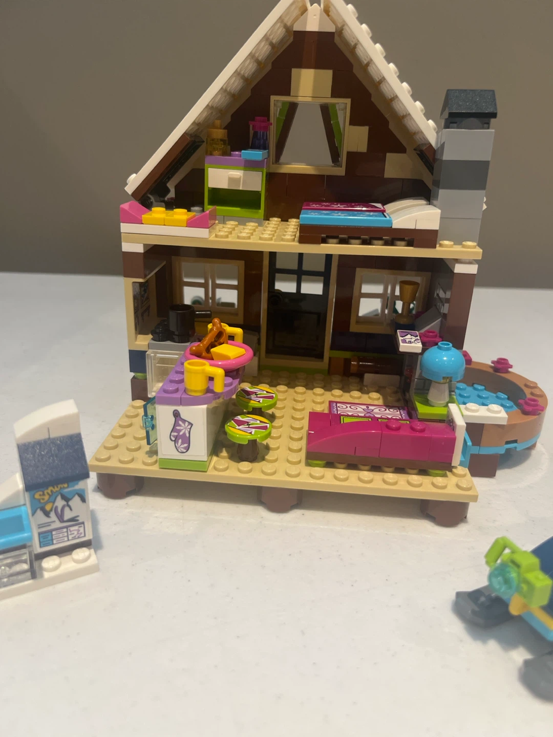 LEGO Friends Winter Lodge Building Set - photo 3