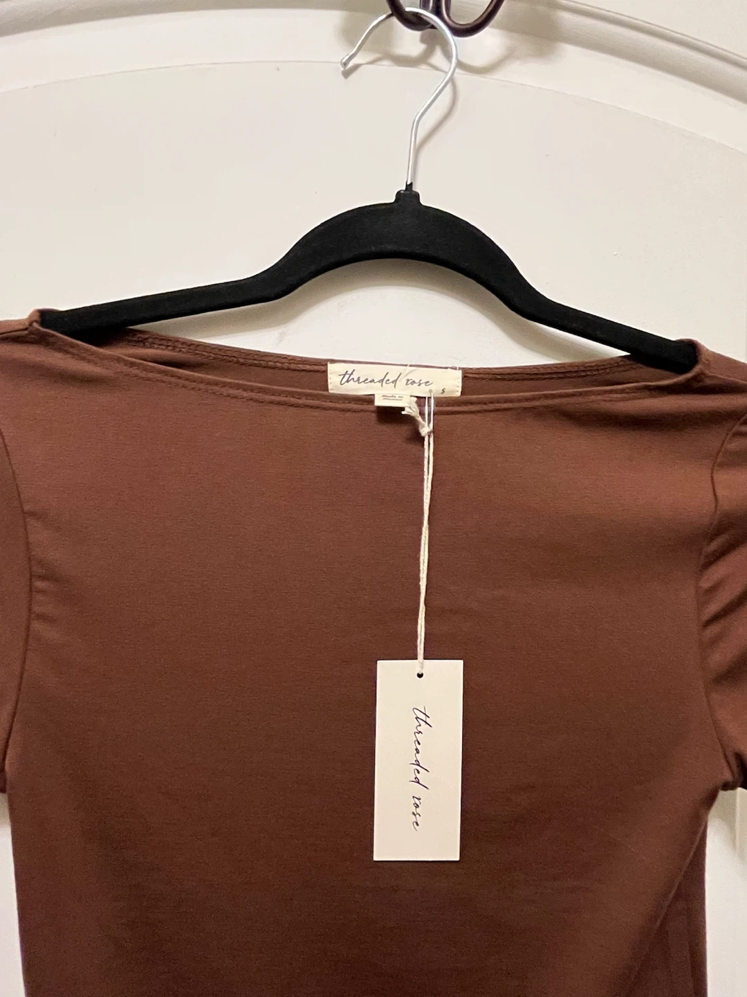 New with Tag Threaded Rose Brown T-Shirt Size S - photo 2