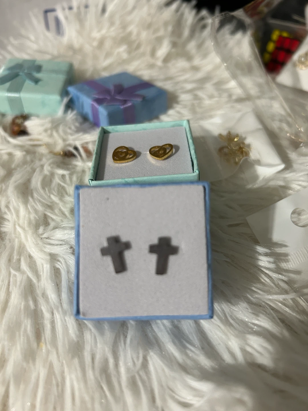 2 Pairs of Earrings - Cross and Heart Designs - photo 2
