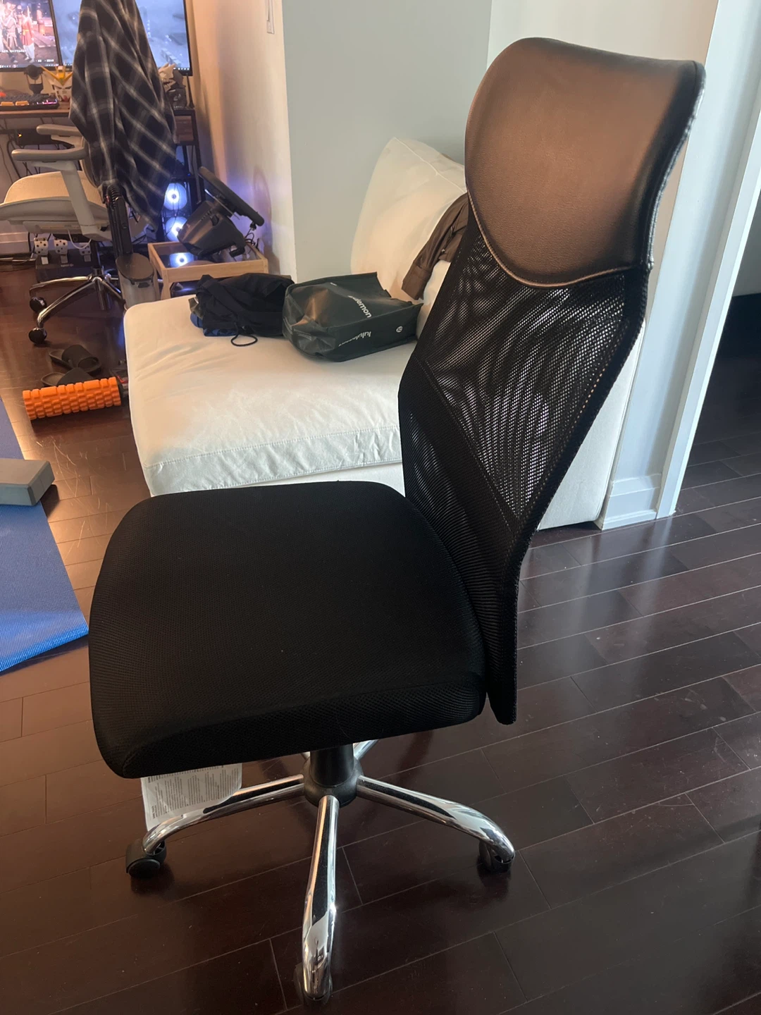Black Mesh Back Office Chair - photo 2