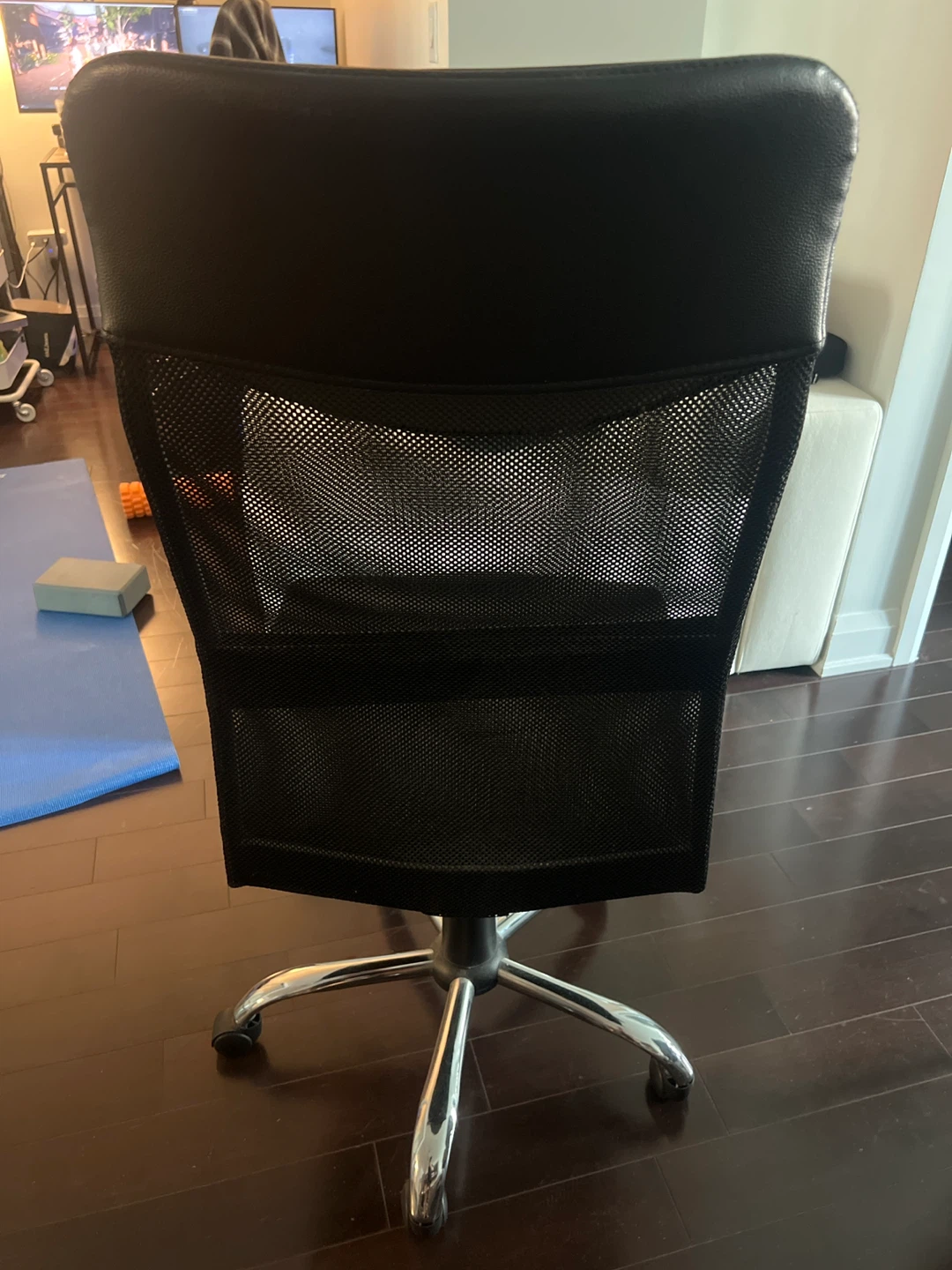 Black Mesh Back Office Chair - photo 3