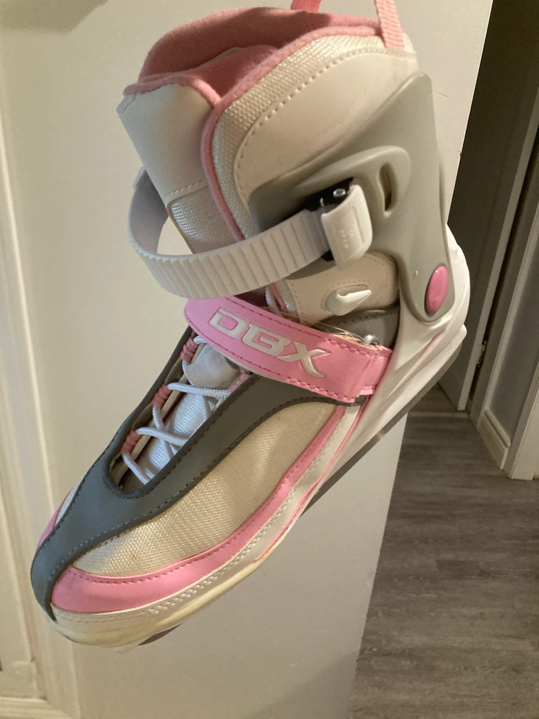 MOVING SALE : Ice Skates Size 8 - photo 3