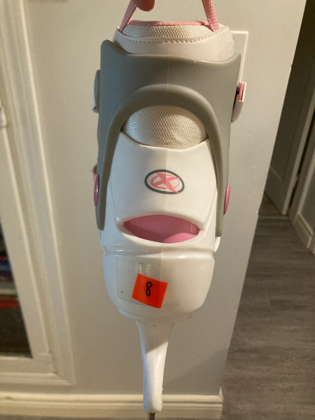 MOVING SALE : Ice Skates Size 8 - photo 4