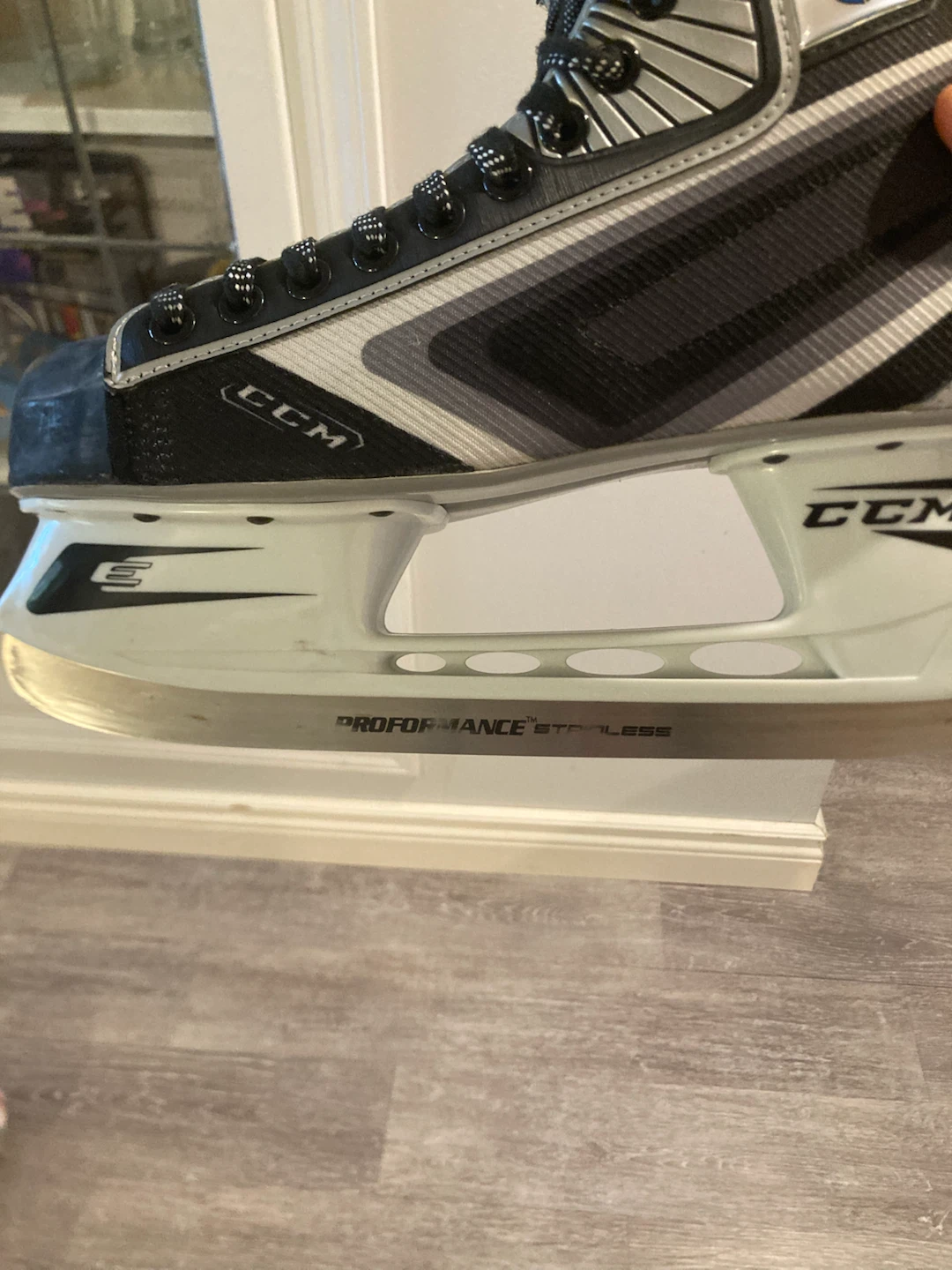 MOVING SALE : Hockey Skates - photo 4