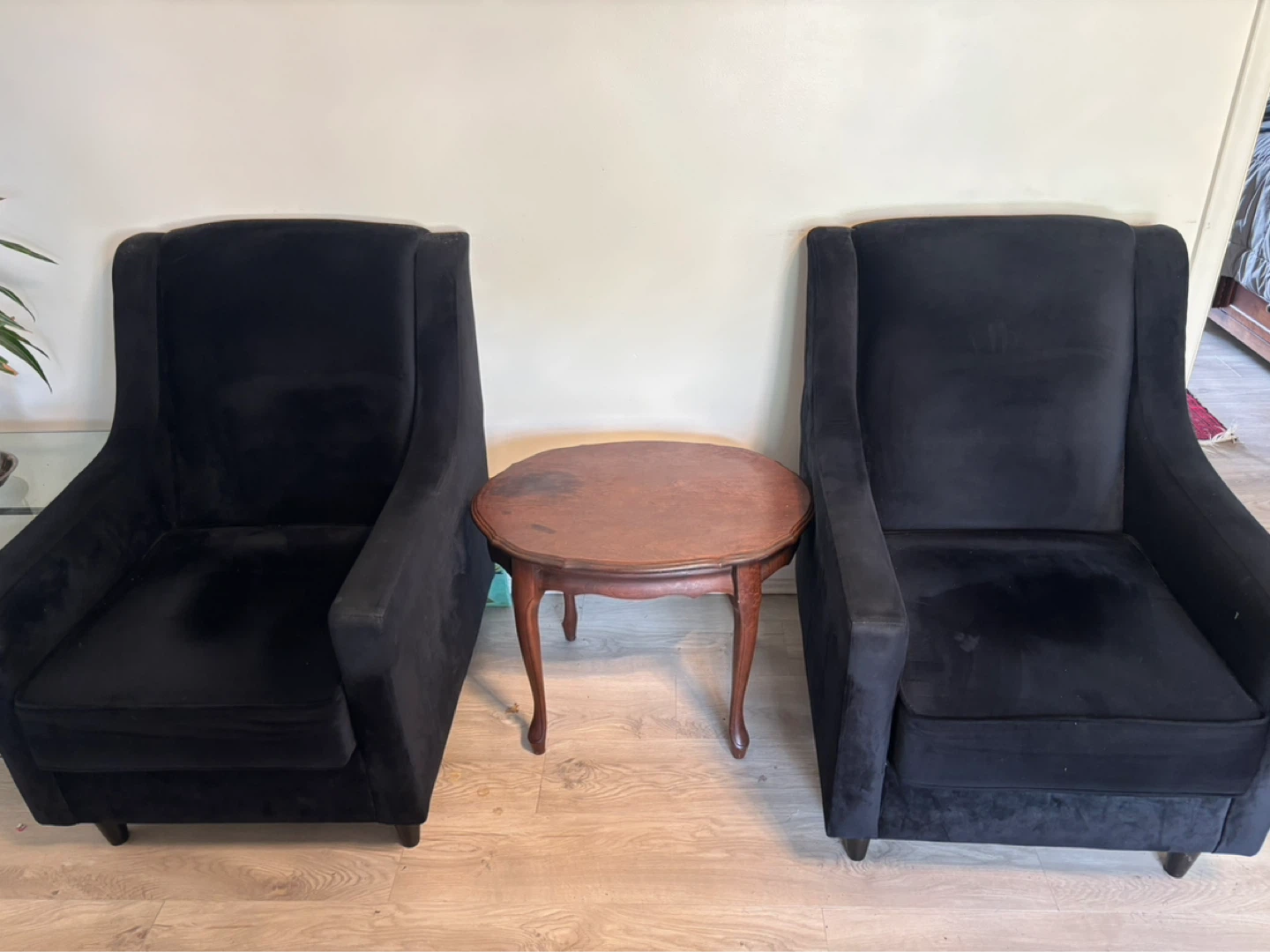 Black Velvet Armchair - photo 2