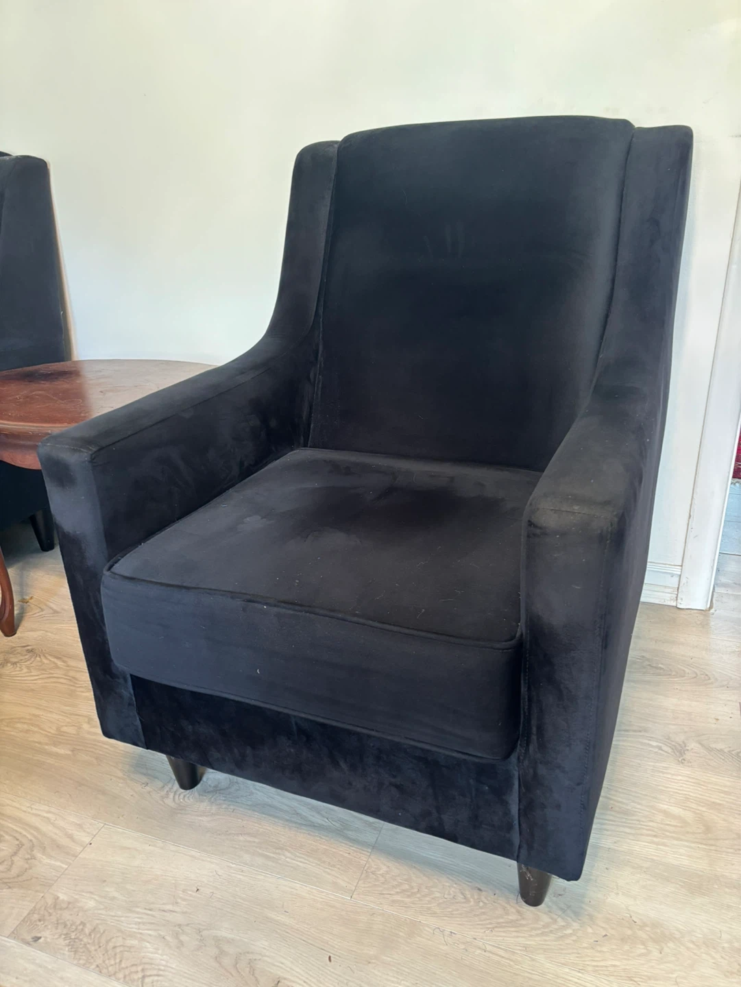 Black Velvet Armchair - photo 3