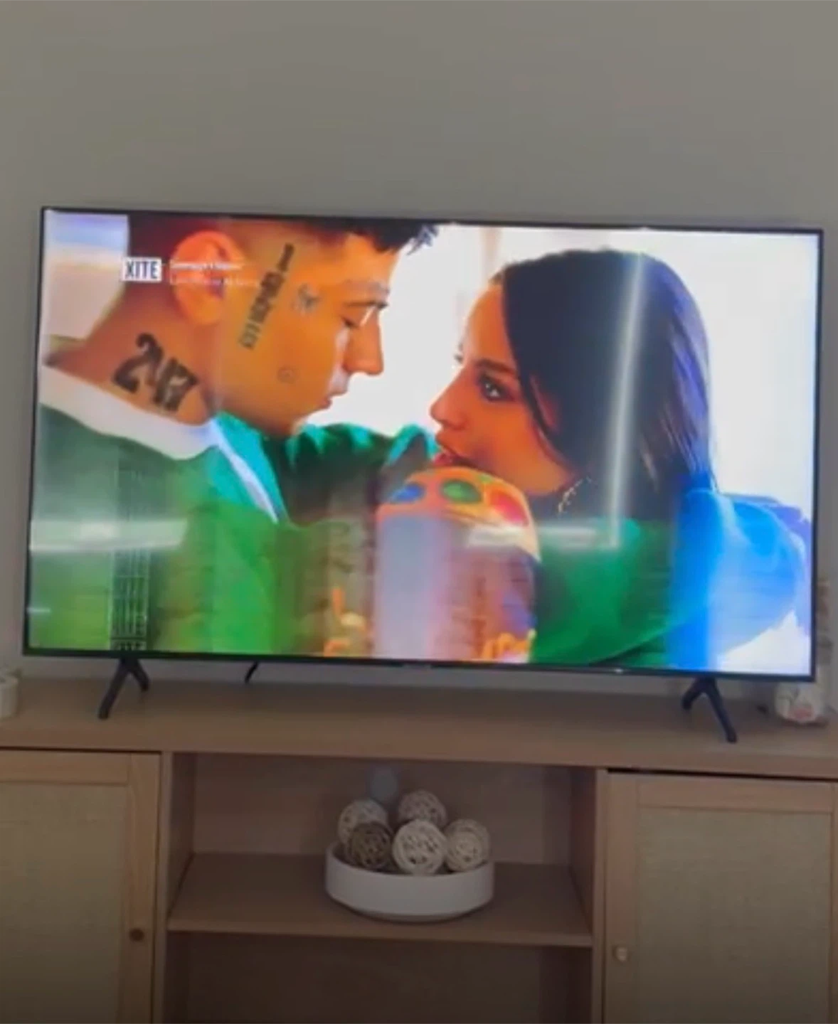 Used Flat Screen Smart TV for FREE!! - photo 4