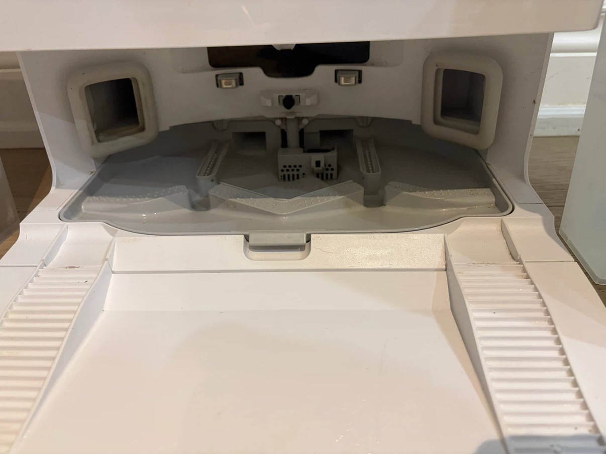Roborock Q Revo Robot Vacuum & Mop with Self-Cleaning Dock - photo 4