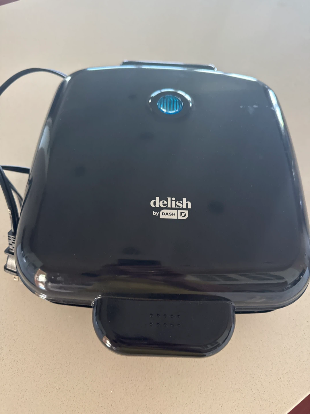 Mini waffle maker