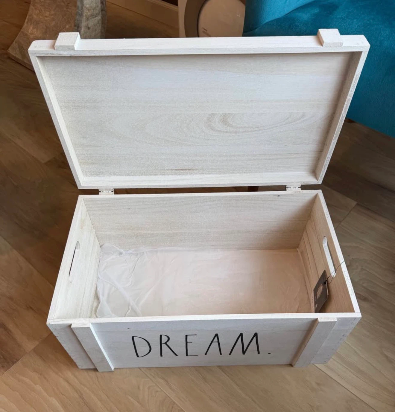 White Wooden Storage Chest with 'DREAM' print - photo 2