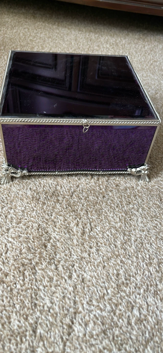 Decorative Glass Jewelry Box - photo 2