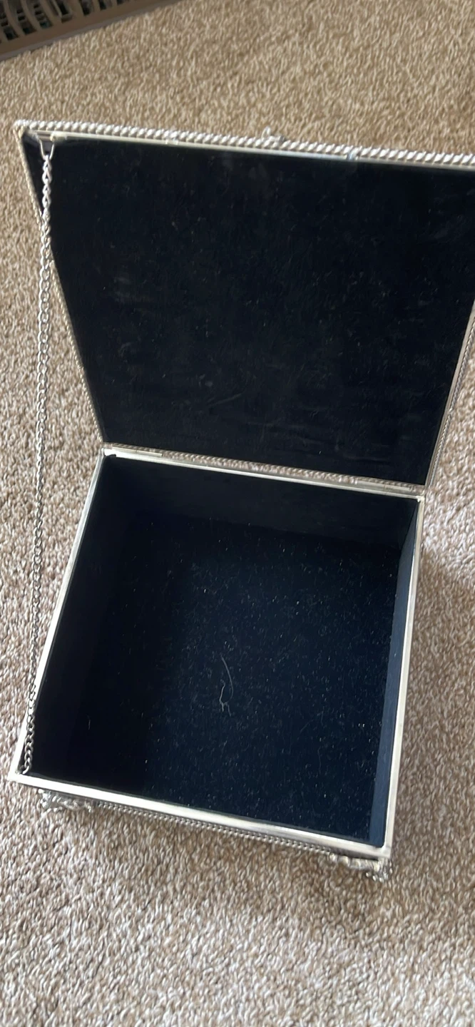 Decorative Glass Jewelry Box - photo 3