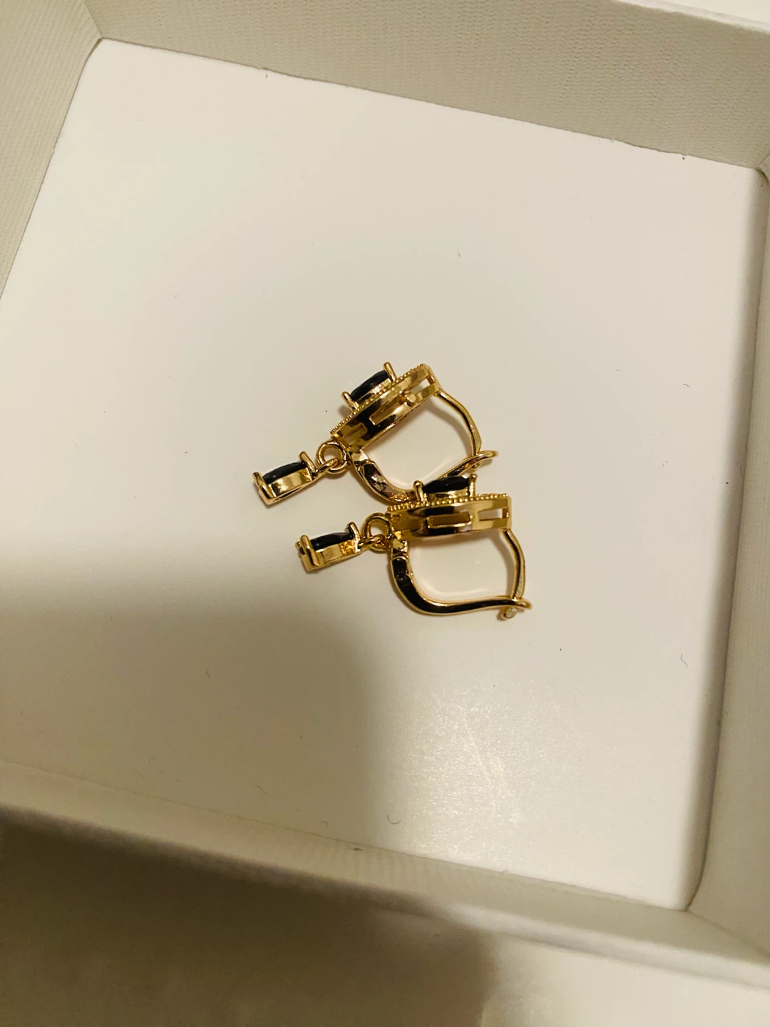 New (unused) Gold tone earrings with black and clear stones - photo 3