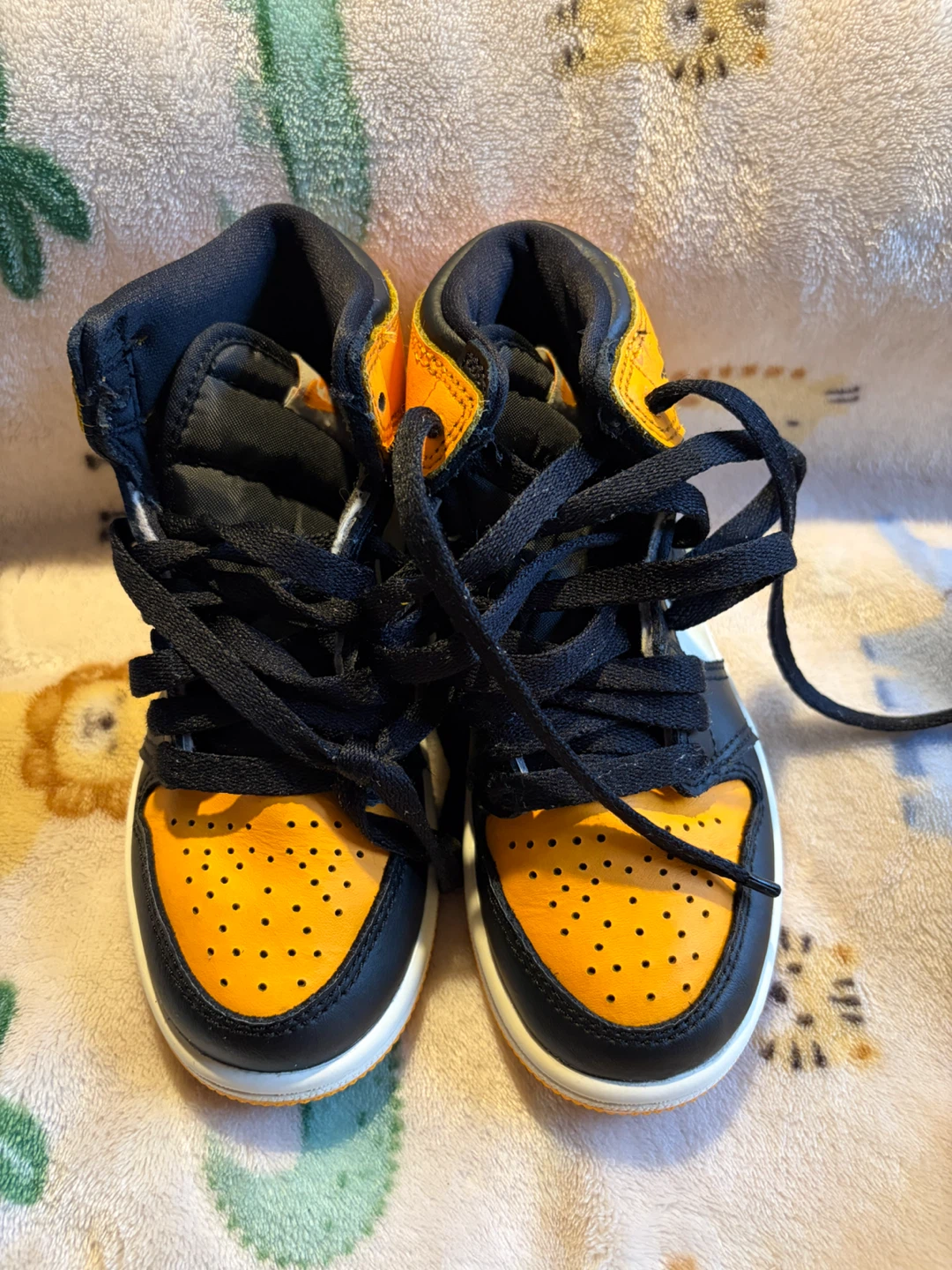 Air Jordan 1 Mid (Kids) Size 11.5C