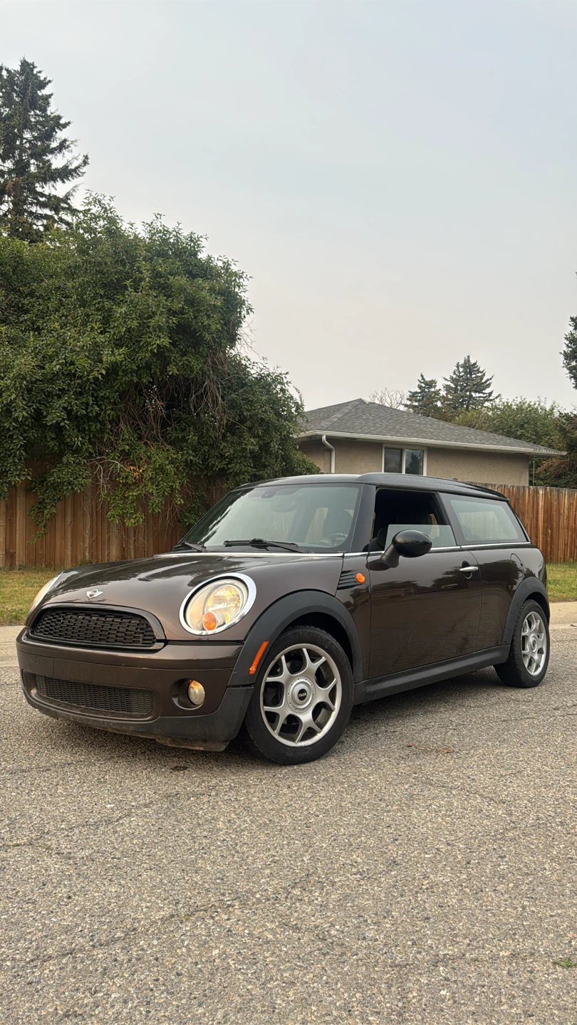 Brown MINI Cooper Clubman