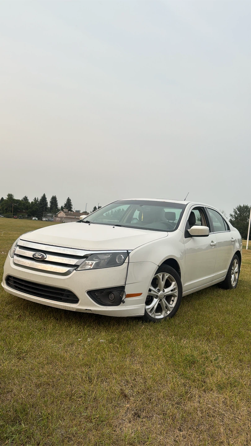 White Ford Fusion Sedan - photo 2