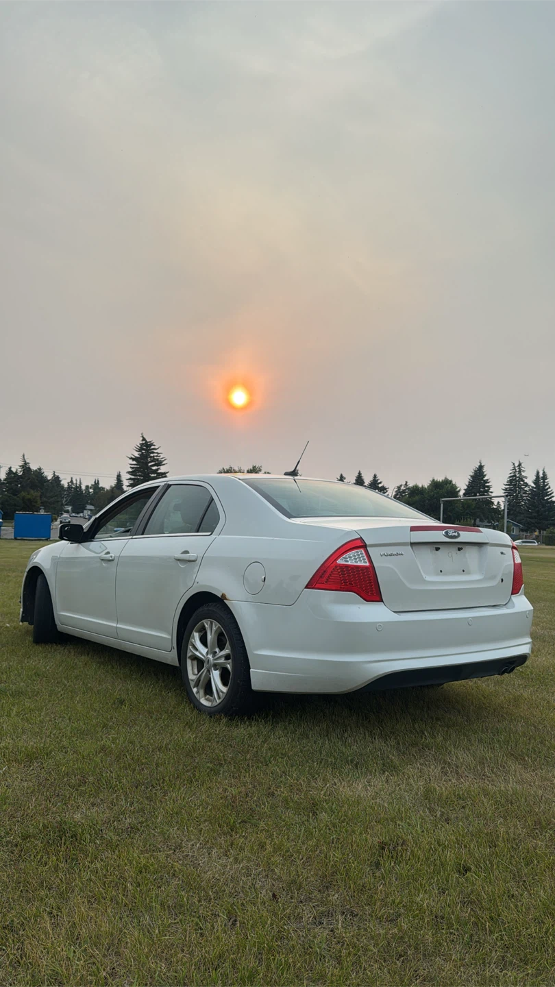 White Ford Fusion Sedan - photo 4
