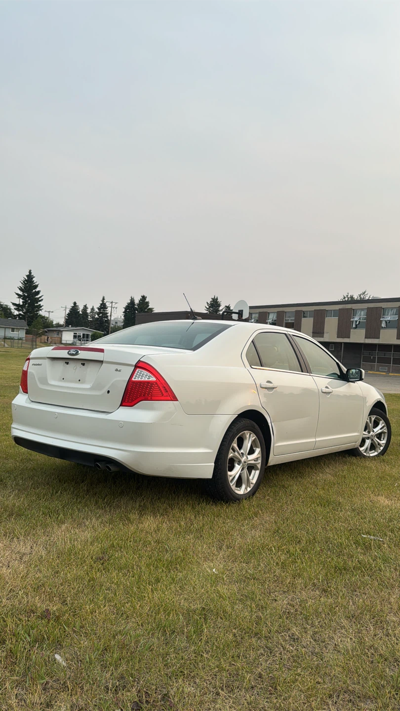White Ford Fusion Sedan - photo 5