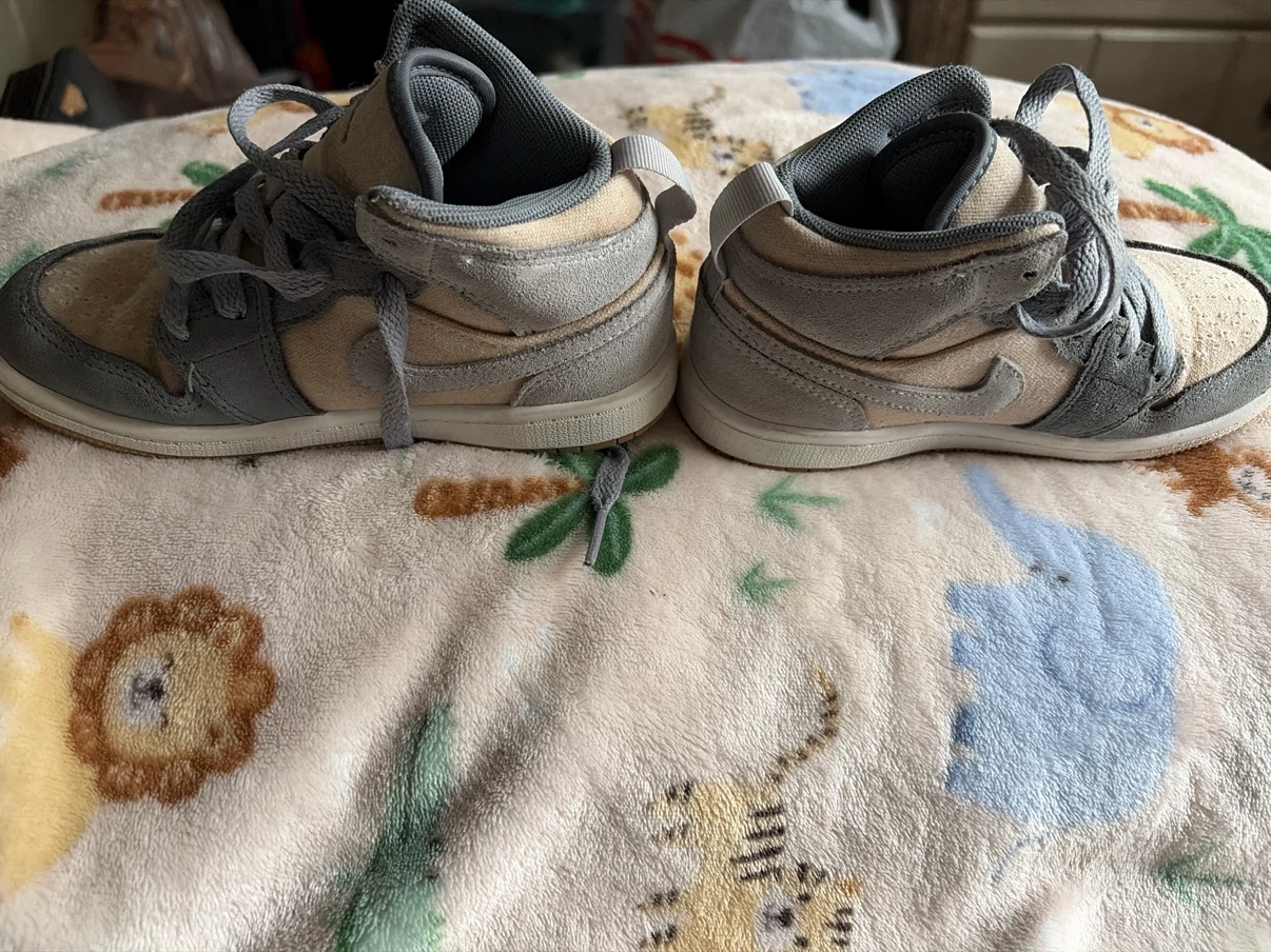 Nike Air Jordan 1 Mid (Toddler) Shoes - photo 2