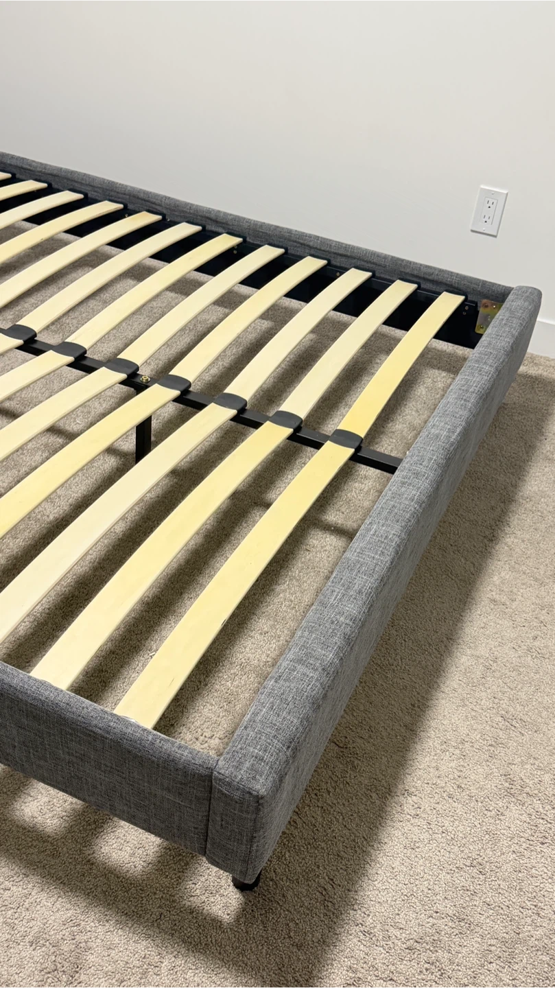 Queen size bed frame and mattress - photo 3