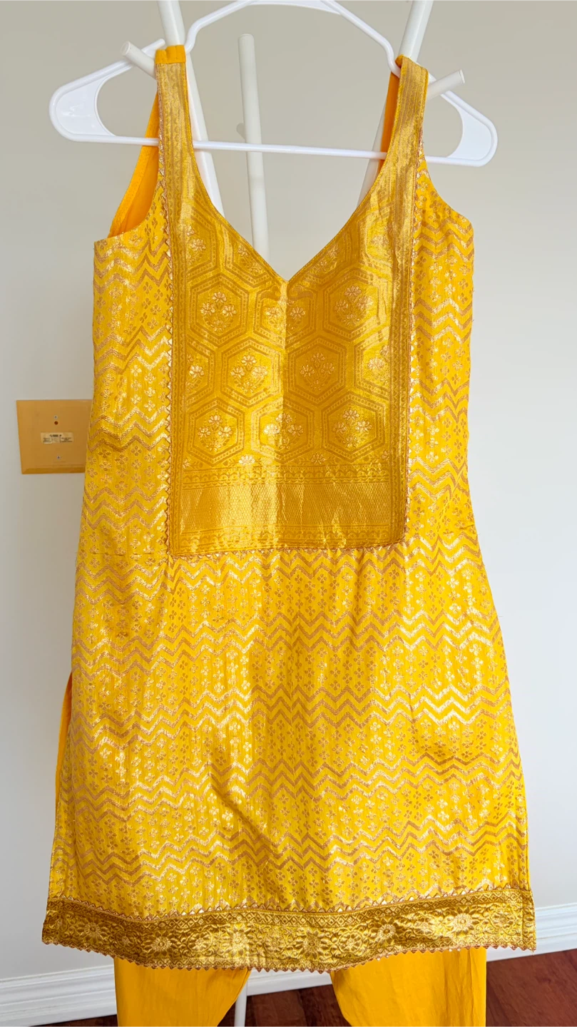 Yellow Kurti Dupatta and Pants Set - photo 2
