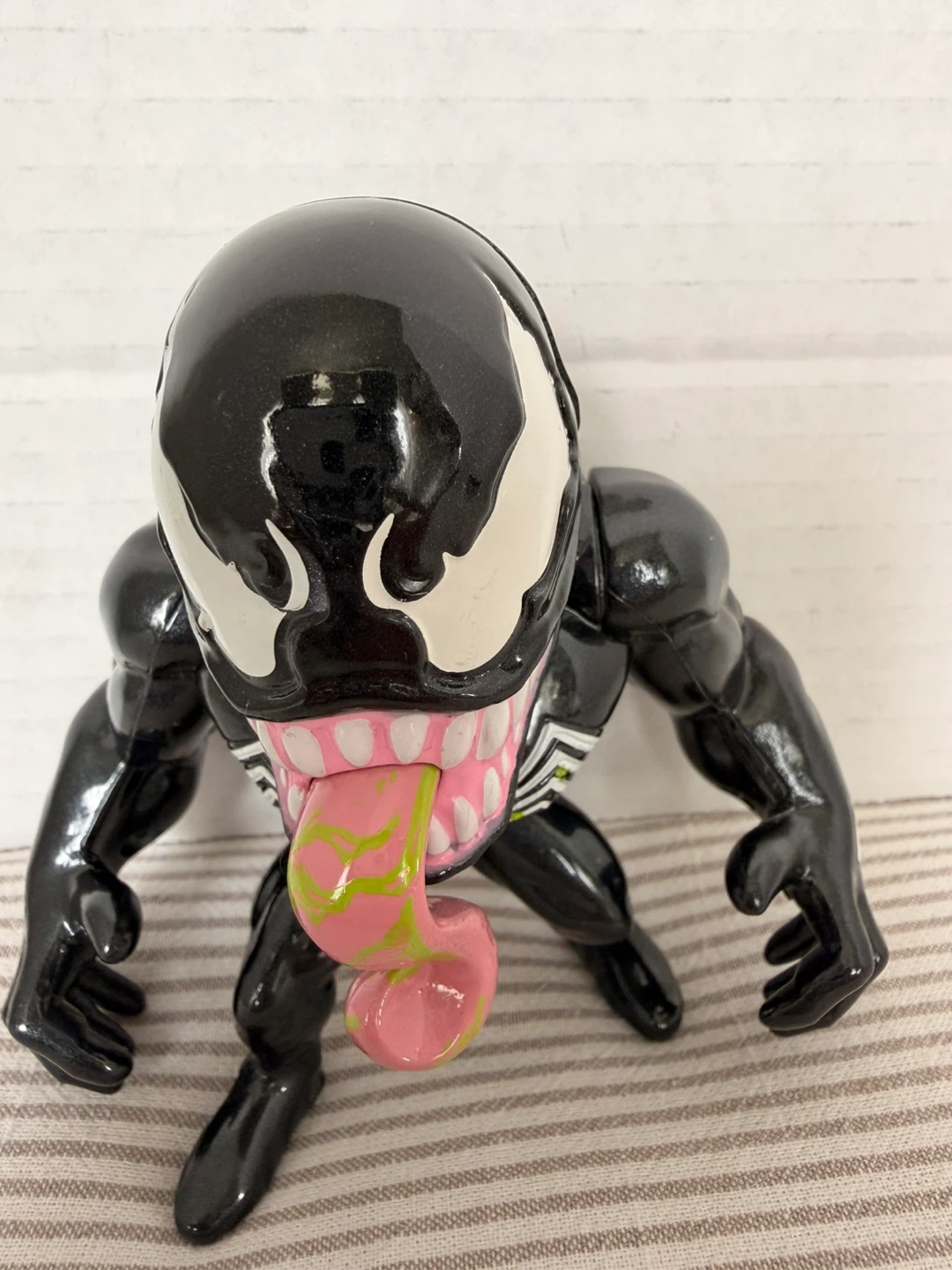 Marvel Super Hero Adventures Venom Action Figure