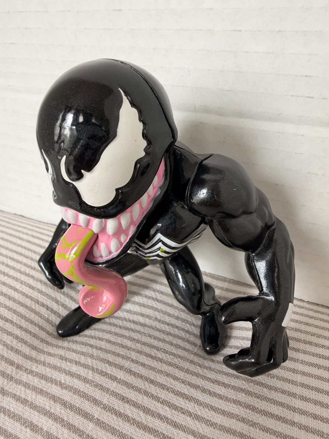Marvel Super Hero Adventures Venom Action Figure - photo 3
