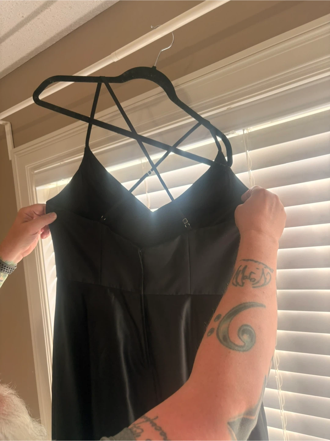 Black satin gown - photo 2