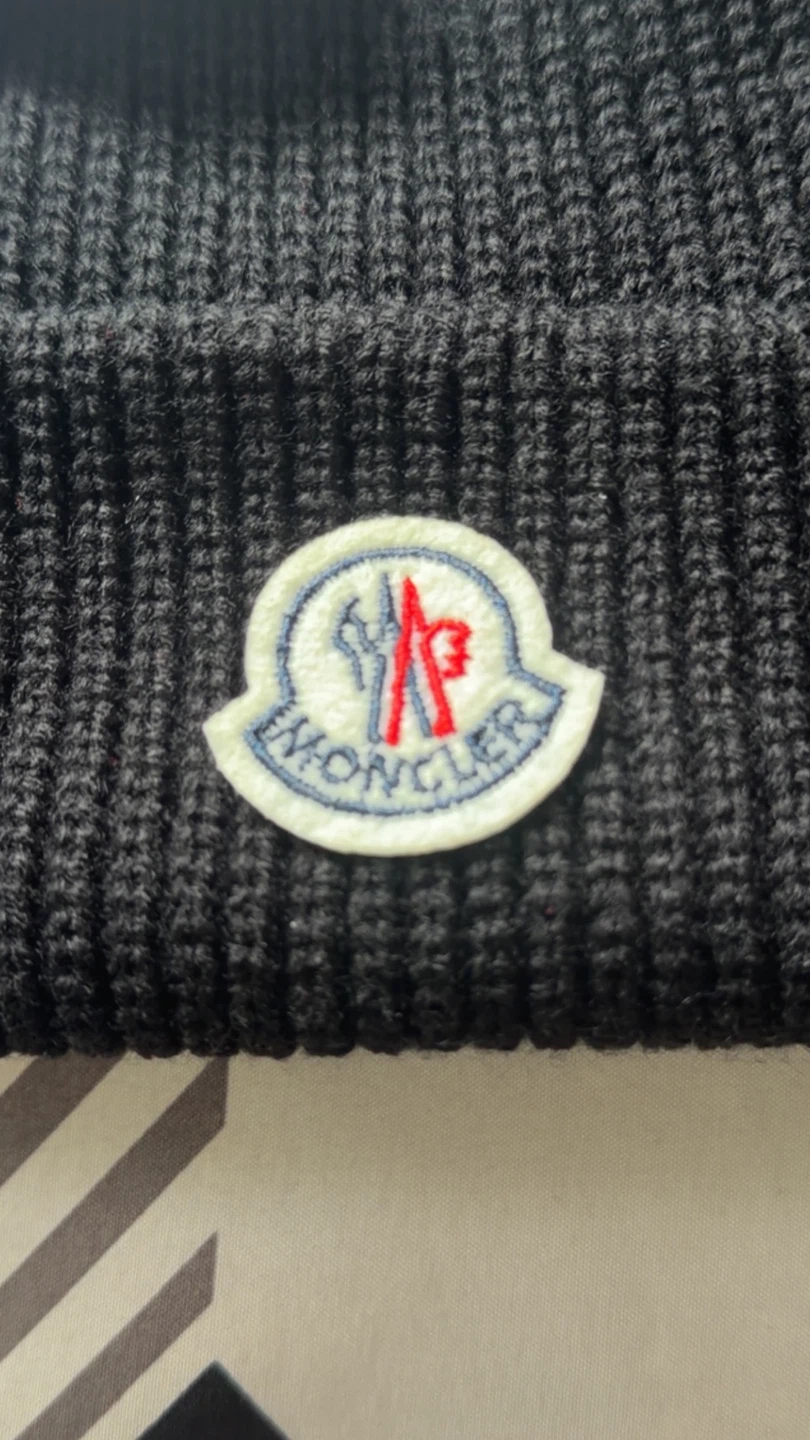 Moncler Black Beanie - photo 3