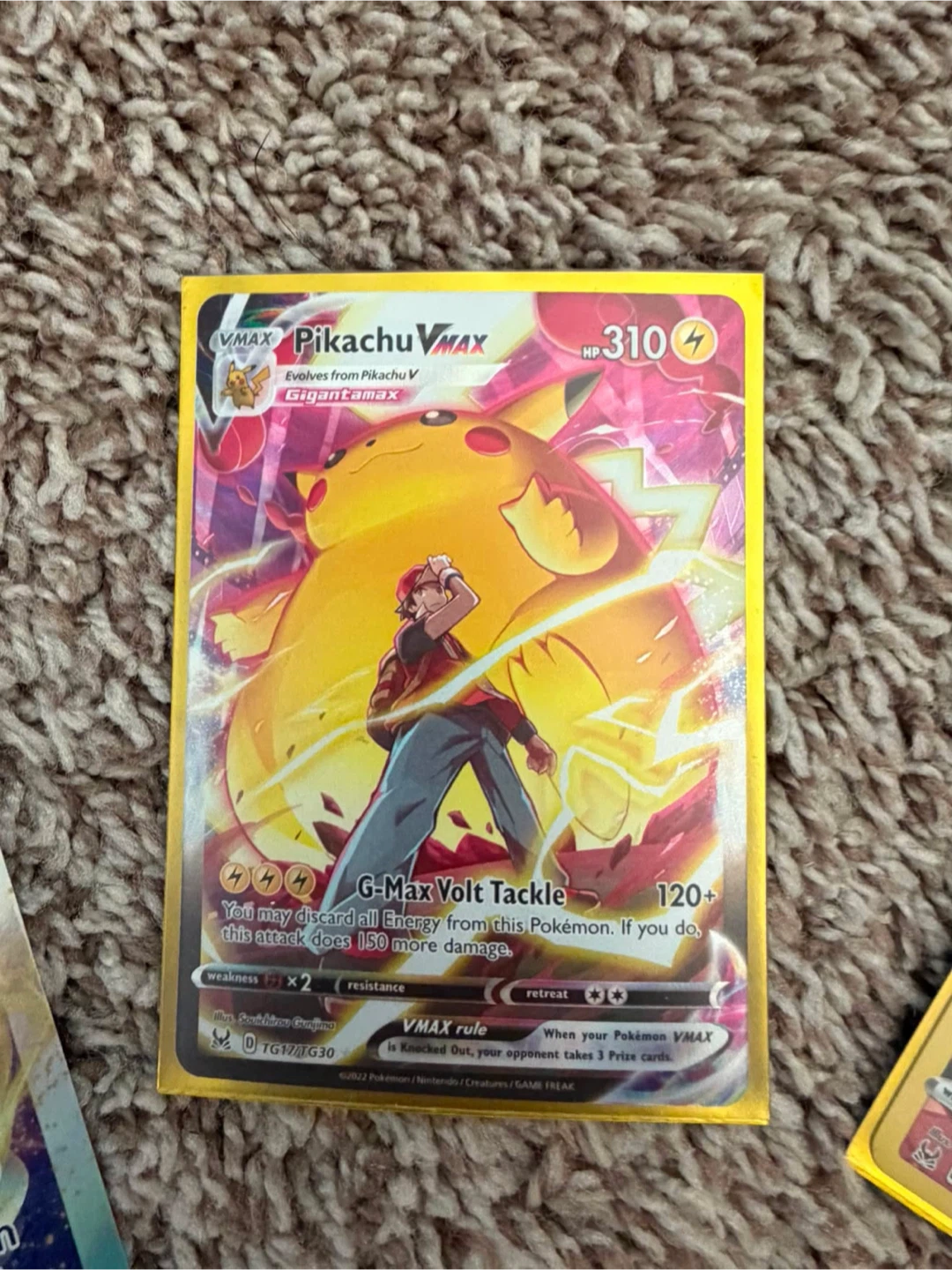 Pikachu VMAX Pokémon Card real - photo 2
