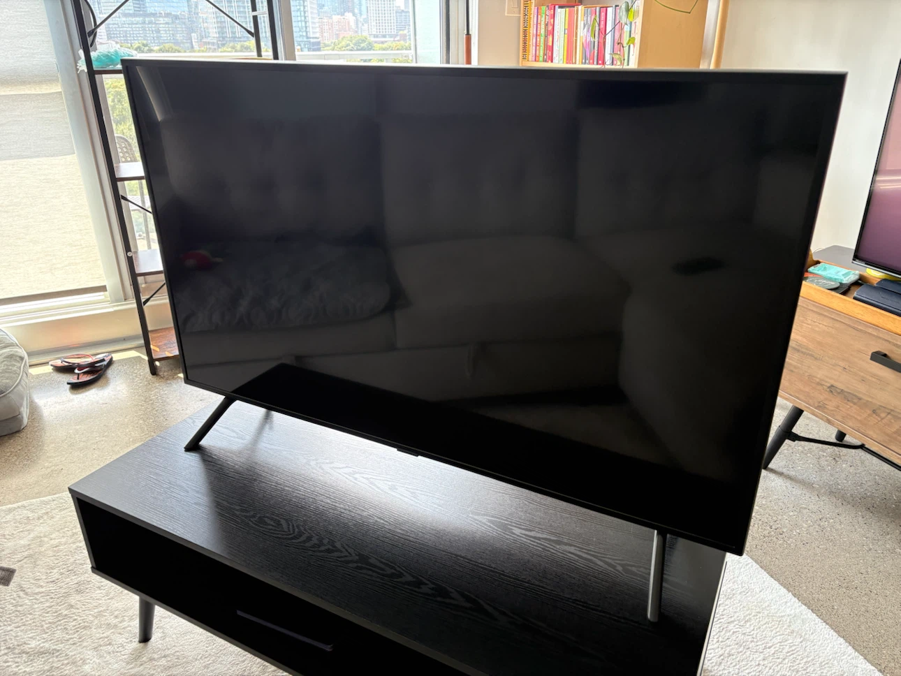 Samsung 50” 4K UHD Smart TV (2019) — Model UN50RU7100F