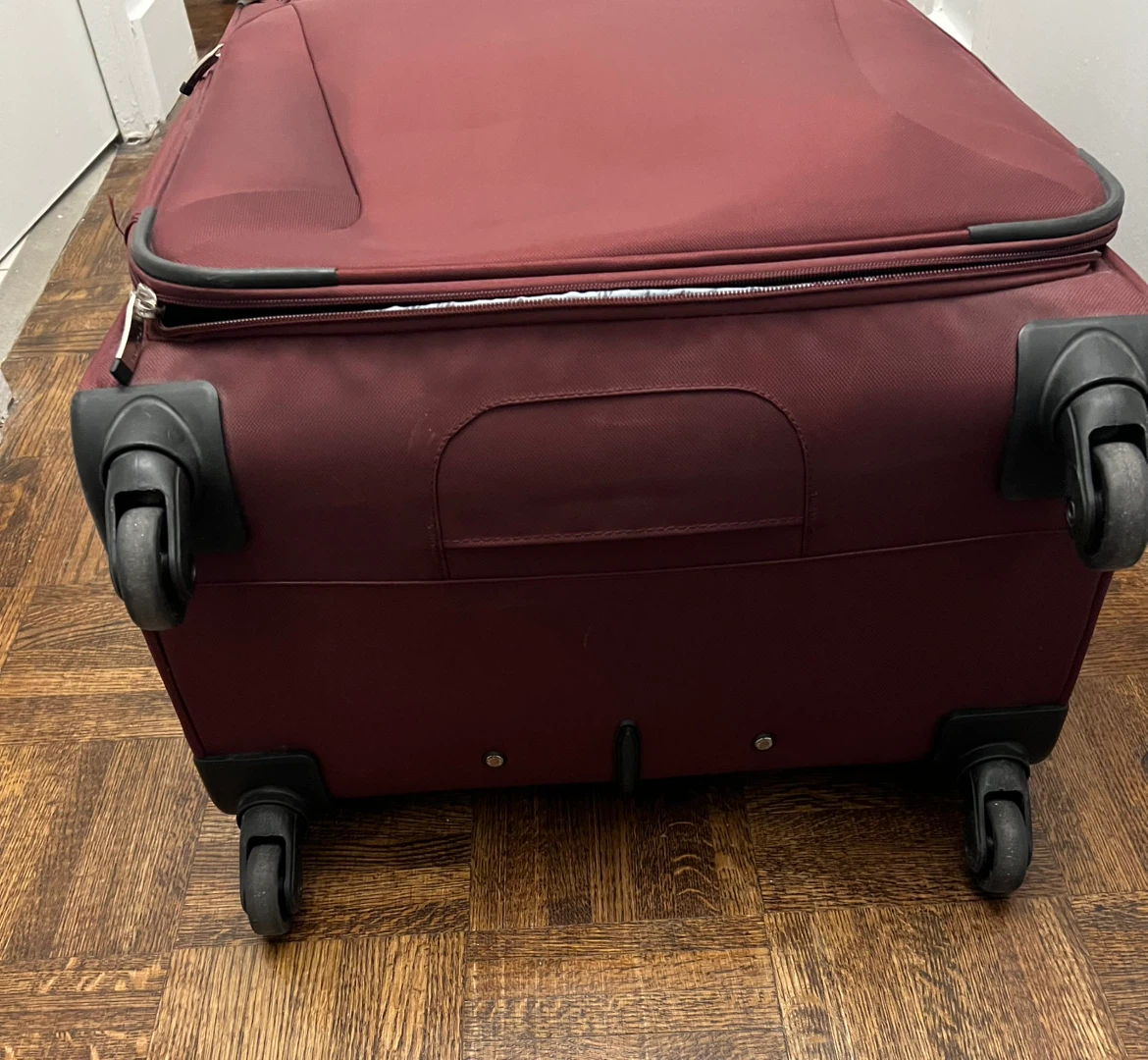 Wenger Luggage Burgundy Spinner Suitcase - photo 3