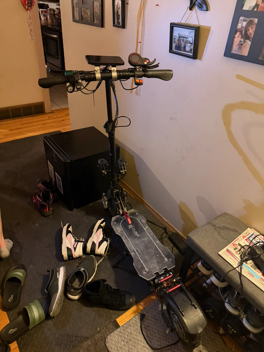Dual motor e-scooter front doesn’t spin