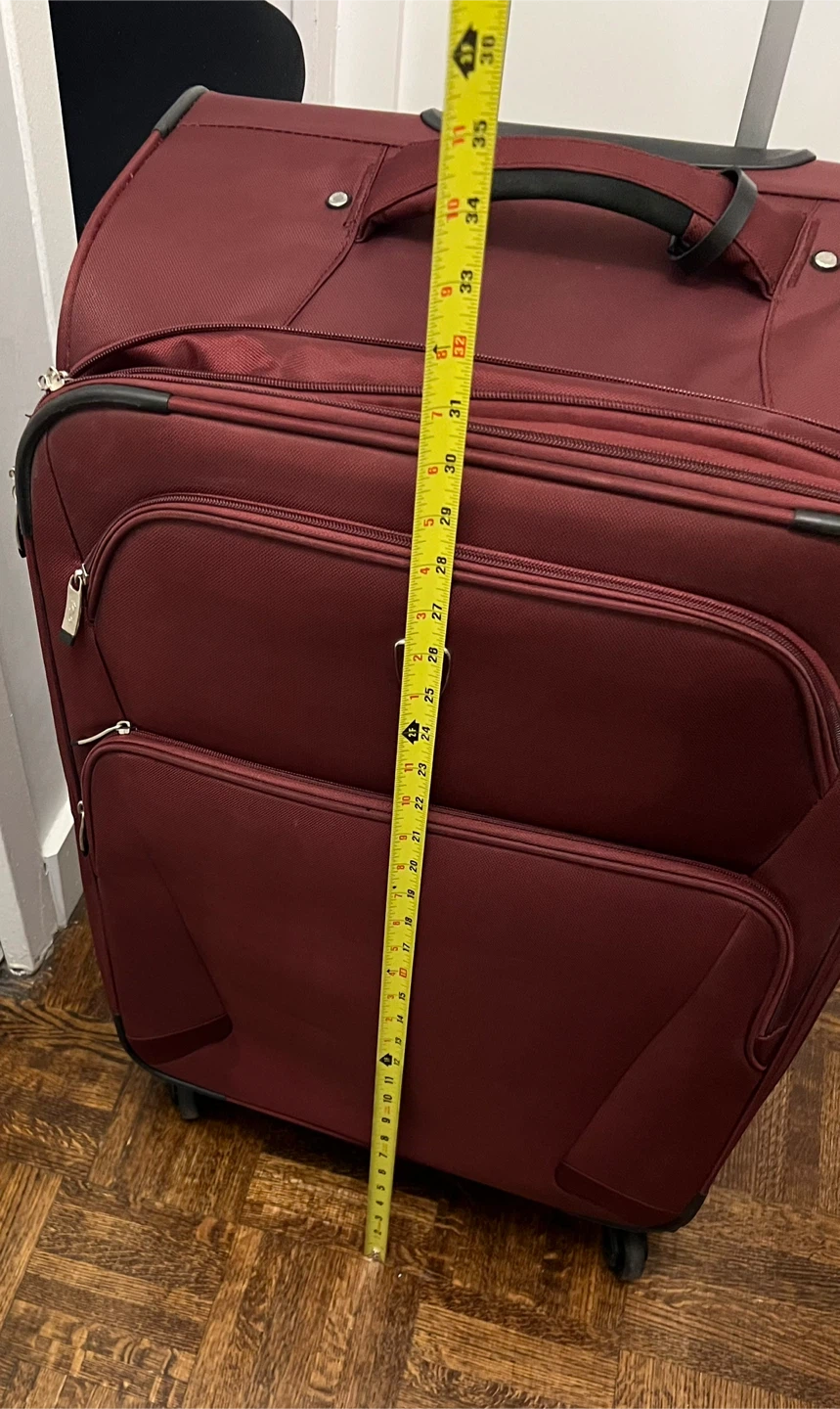 Wenger Luggage Burgundy Spinner Suitcase - photo 5