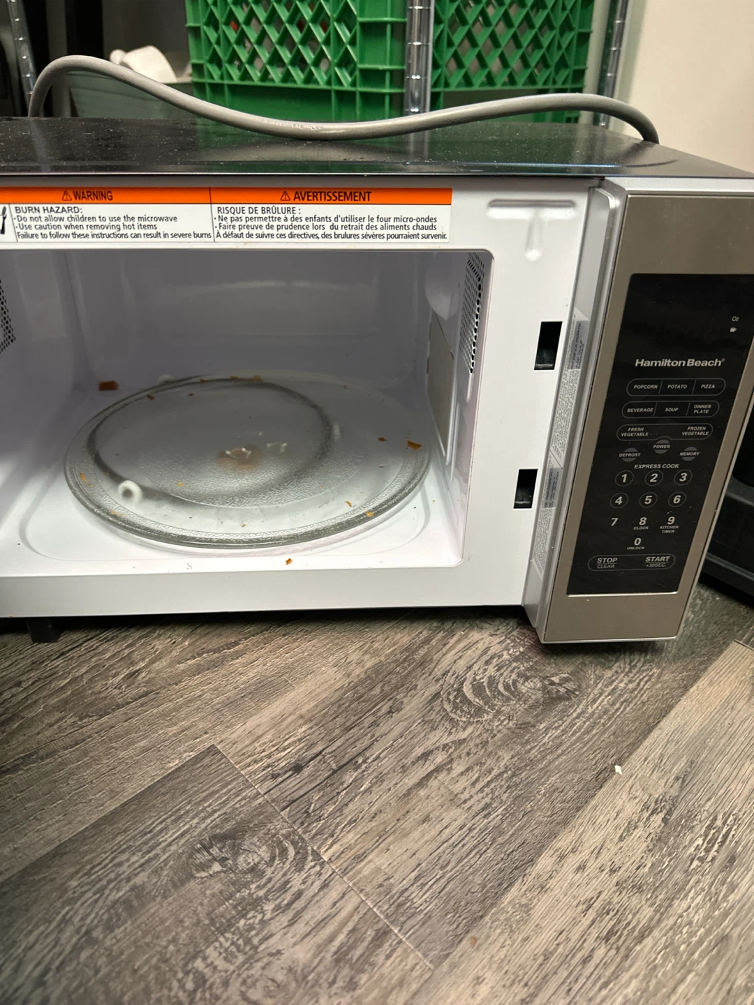 Hamilton Beach Microwave Oven EM720CPN-SS - photo 2