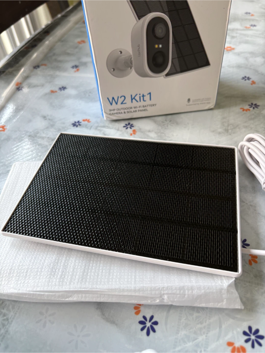 Laxihub W2 3MP 2K Solar WiFi Security Camera - photo 3