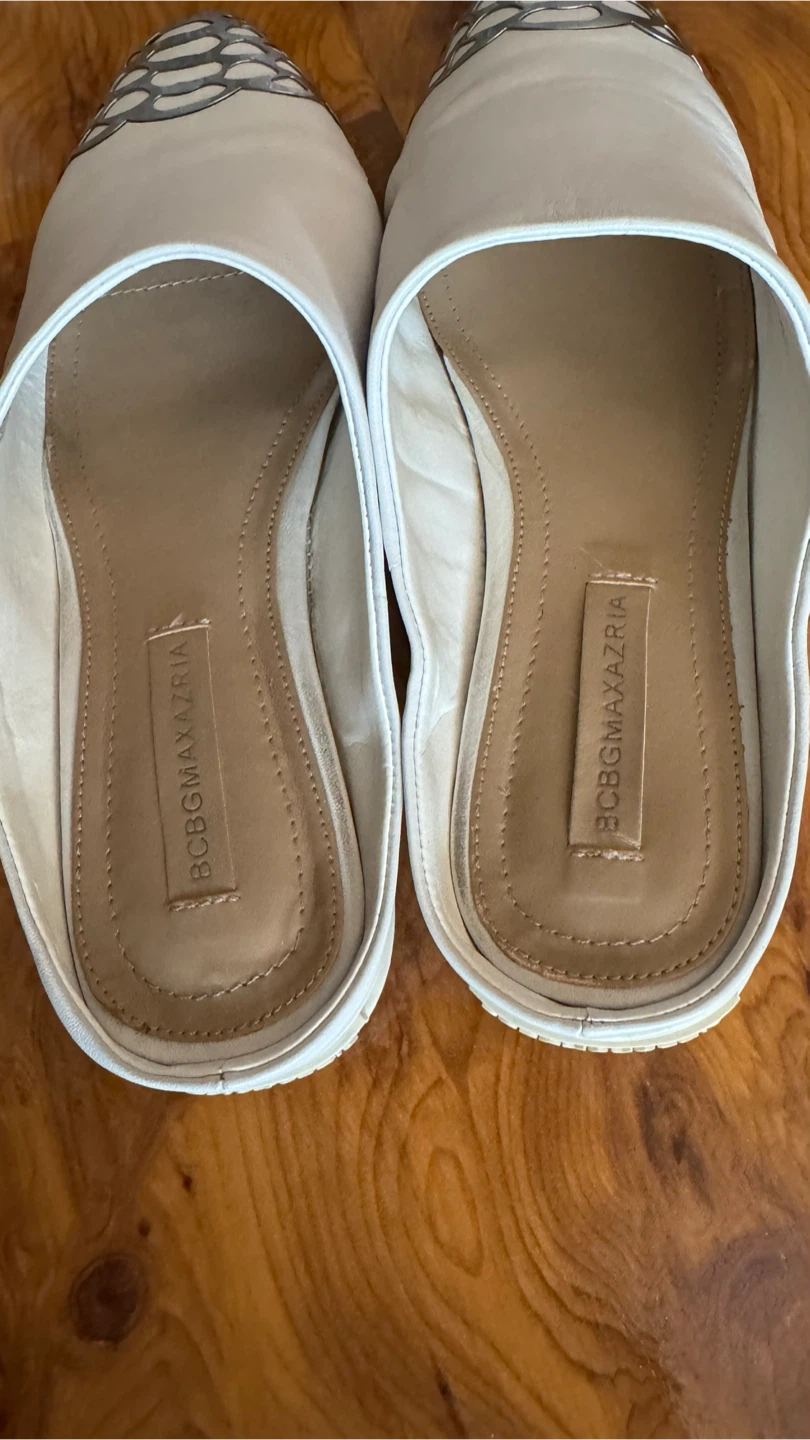 BCBGMaxAzria White Leather Mules Size 7.5 - photo 5